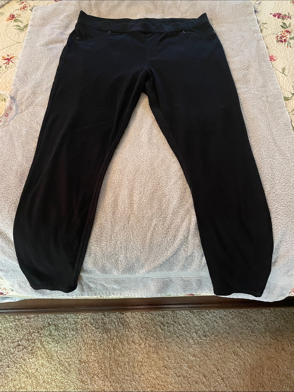 Black leggings